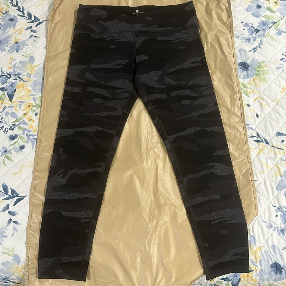 Camo leggings